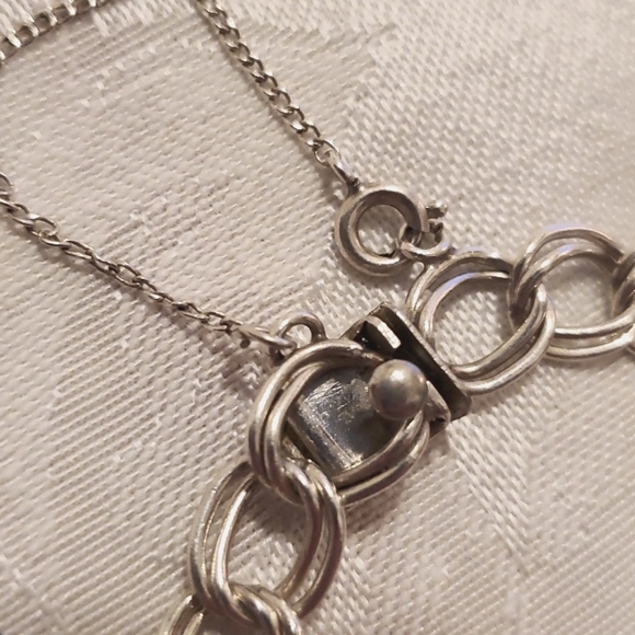 VINTAGE STERLING SILVER (LIFE) Multi-Charm Bracelet with 23 Individual Charms - Picture 13 of 13